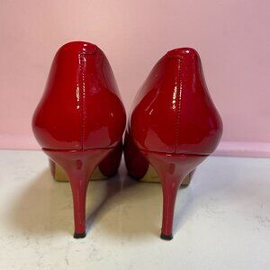 Vince Camuto Harriet Red Patent Leather Peep Toe Pumps – Size 7.5B